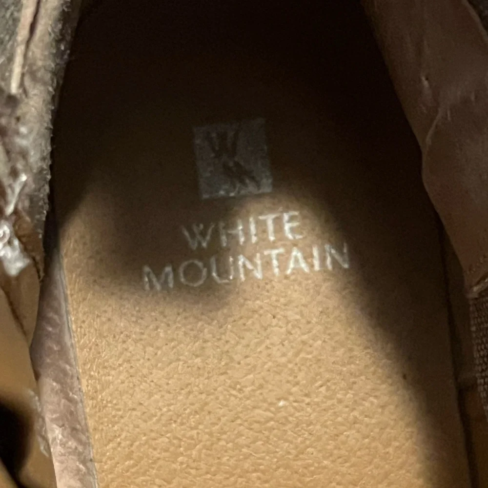 White Mountain Women's Dear Faux Suede Booties Ankle Boots